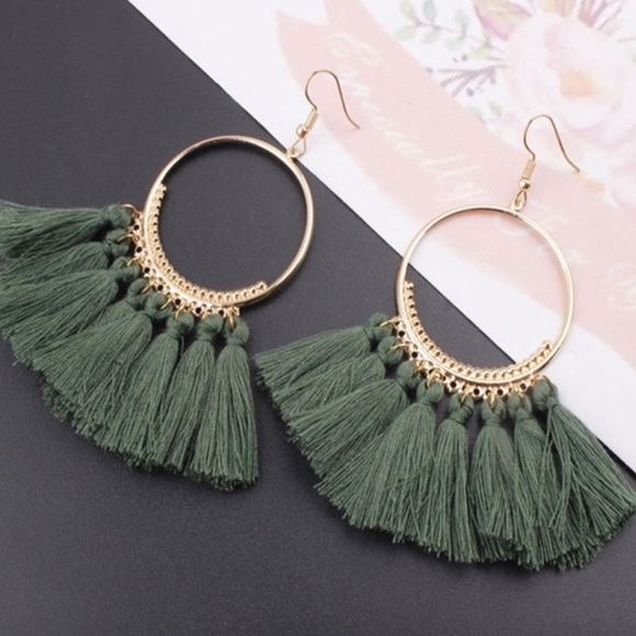 Jewelry - 🌻 New 🌻 Green Tassel Earrings NWT